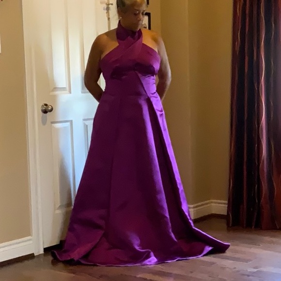 Elegant Escada Ball Gown - Picture 5 of 12